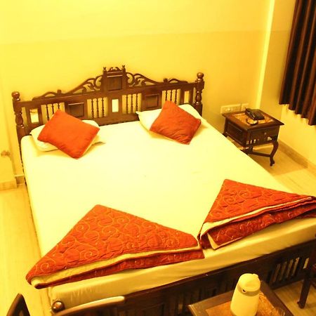 Hotel The Chit Chat Palace Jaipur Buitenkant foto