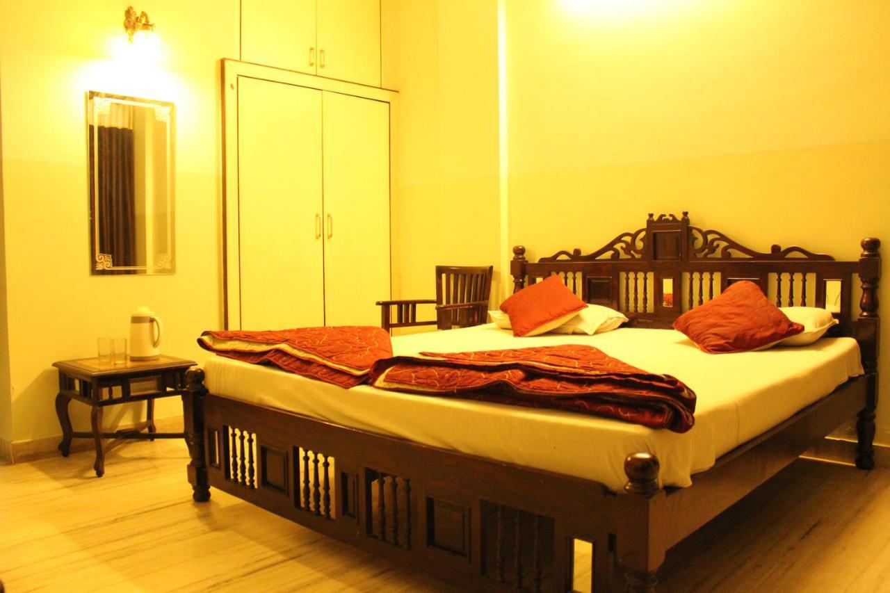 Hotel The Chit Chat Palace Jaipur Buitenkant foto