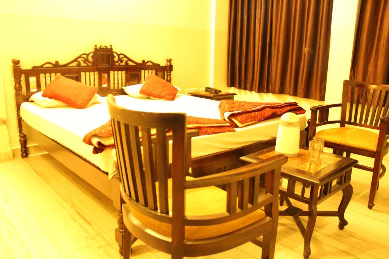 Hotel The Chit Chat Palace Jaipur Buitenkant foto