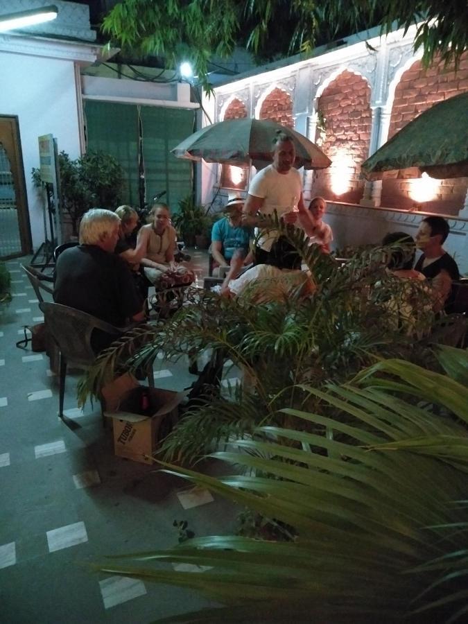 Hotel The Chit Chat Palace Jaipur Buitenkant foto
